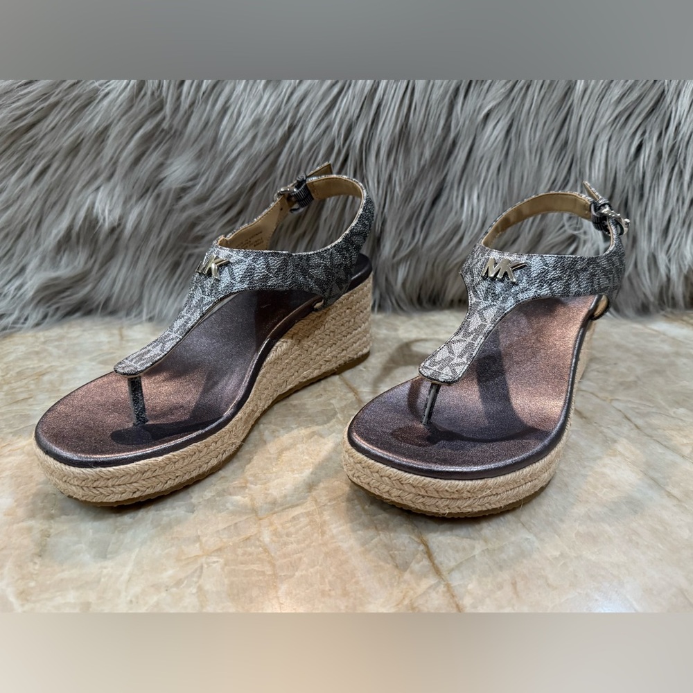 Michael Michael Kors Laney MK Logo
Pewter Thong Espadrille Wedge
Sandal